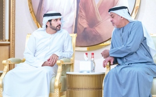 الصورة: حمدان ومكتوم وأحمد بن محمد يتقبّلون التعازي في وفاة أحمد بن راشد