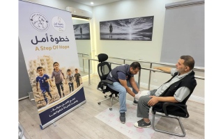 الصورة: ضمن برنامج "خطوة أمل".. المستشفى الإماراتي العائم يؤهل 42 مصاباً فلسطينياً بأطراف صناعية