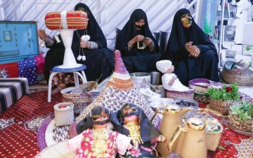 الصورة: إماراتيات يبدعن وصفات بطعم البر والبحر و&laquo;الفريج&raquo;