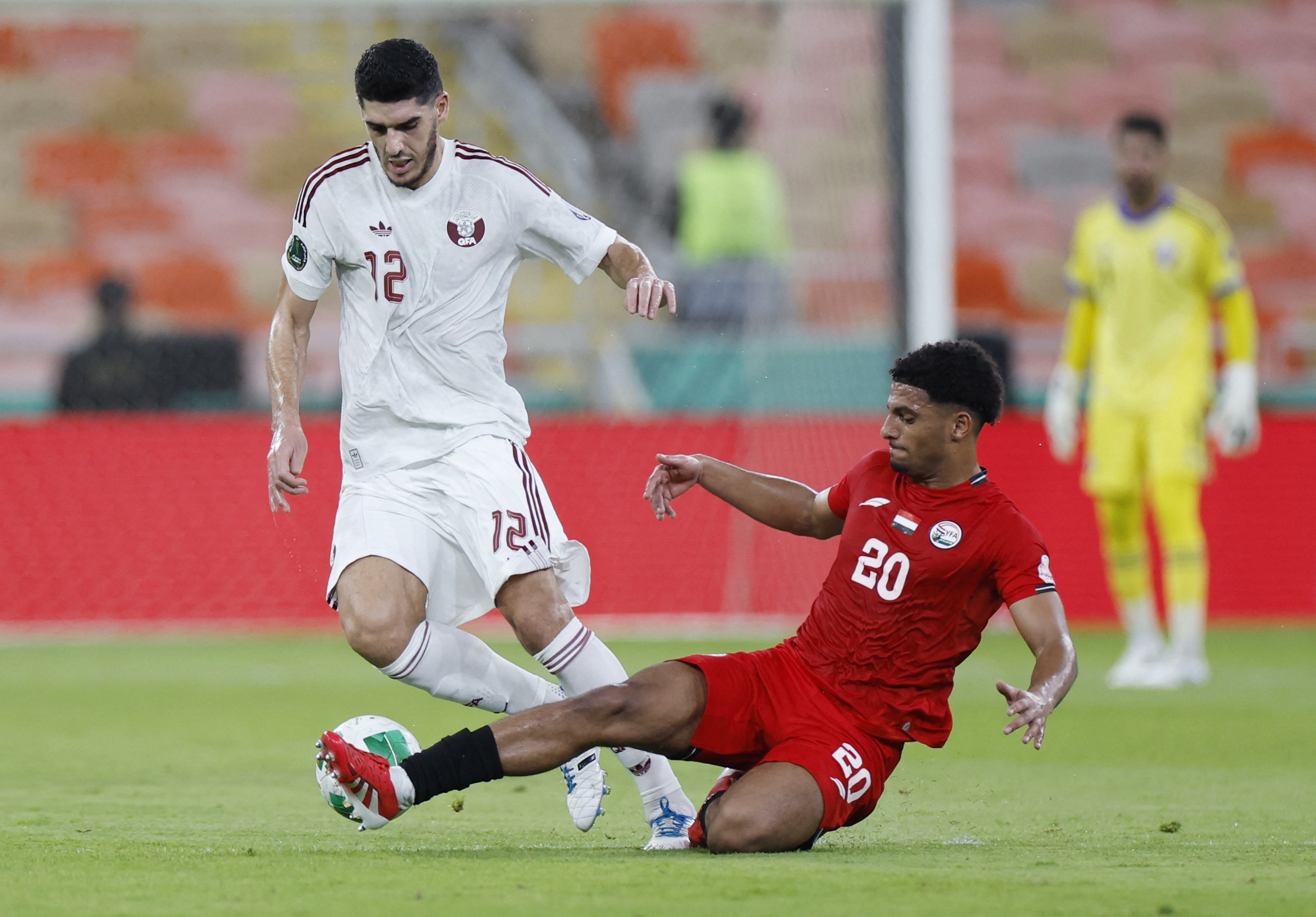 قطر تكتفي بهدف على باب التأهل.. واليمن يودع "خليجي 27"
