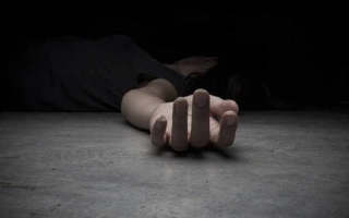 شاب يقتل شقيقه الأصغر ويُمثّل بجثته في الحمام