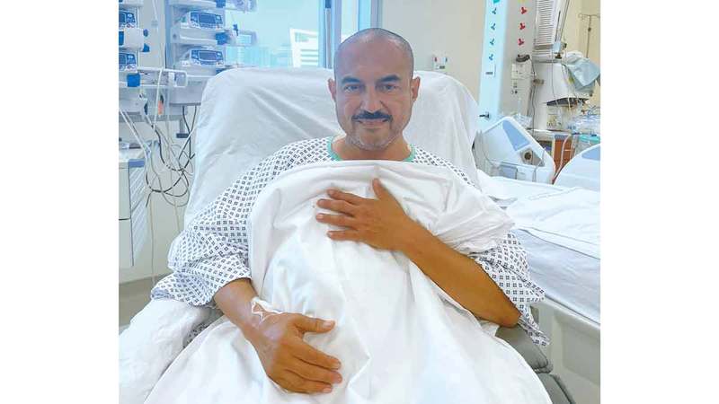 رحلة إنقاذ طبيب سعودي من صحراء الروية.. نُقل خلال 10 دقائق رحلة إنقاذ طبيب سعودي من صحراء الروية.. نُقل خلال 10 دقائق