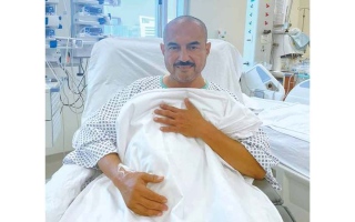 الصورة: رحلة إنقاذ طبيب سعودي من صحراء الروية.. نُقل خلال 10 دقائق