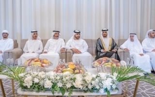 الصورة: منصور بن محمد يحضر أفراح المهيري وآل علي
