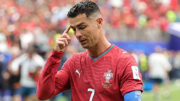 مدرب البرتغال: الباب مفتوح أمام عودة رونالدو