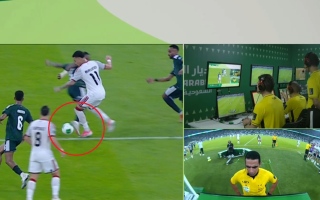 الصورة: خبير تحكيمي: لا ركلة جزاء للإمارات أمام السعودية في نهائي &laquo;خليجي 27&raquo;