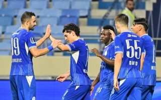 الصورة: النصر يقلب تأخره أمام حتا إلى فوز &laquo;بالأربعة&raquo; في كأس الرابطة