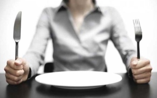 لماذا يشعر البعض بغضب مفاجئ عند الجوع ؟