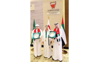 الصورة: طالبان مواطنان يبتكران كبسولة لمواجهة &laquo;تسونامي&raquo; ونظاماً لمكافحة الحرائق