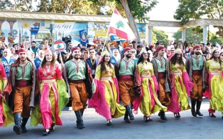 مهرجان الفنون الشعبية ينطلق بكرنفال في شوارع الإسماعيلية