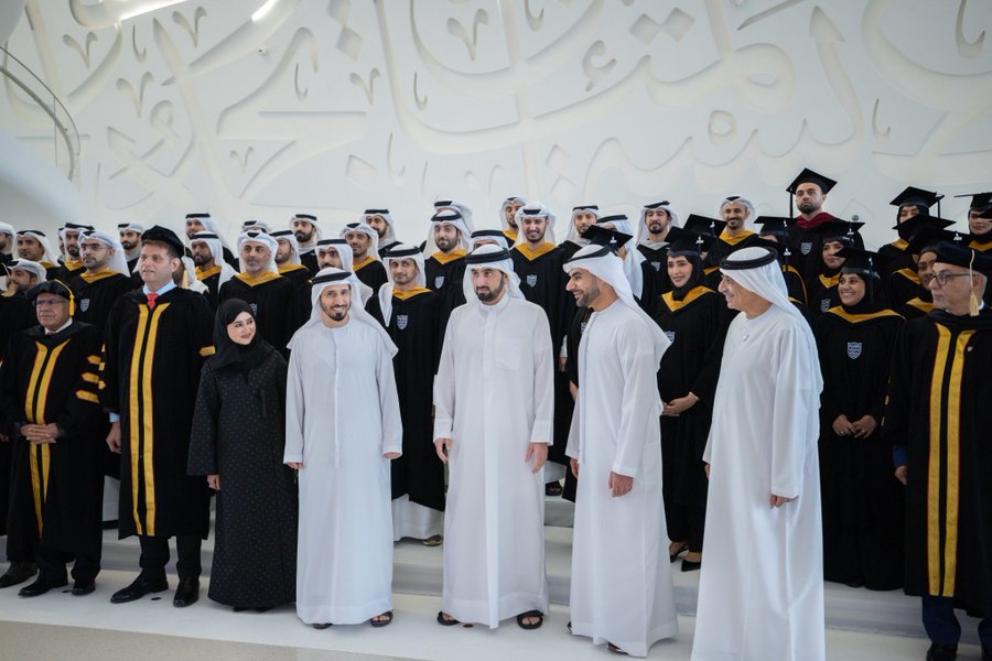 أحمد بن محمد: كلية محمد بن راشد للإدارة الحكومية تسهم في إعداد كفاءات وطنية قادرة على صناعة الأثر