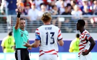 الصورة: لمنع تكرار فضيحة بالوغون في كأس العالم.. فيفا يتجه لتعديل لوائحه التأديبية