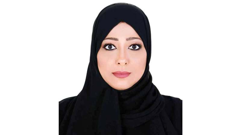 الدكتورة ليلى حبيب البلوشي: &laquo;عصافير المكاتب&raquo; نتاج بيئة إدارية تمنح ناقلي الأخبار مكانة ونفوذاً على حساب الإنجاز والكفاءة المهنية.