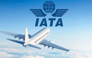 الصورة: أسعار وقود الطائرات ترتفع عالمياً 111% سنوياً وتتجاوز 190 دولاراً للبرميل