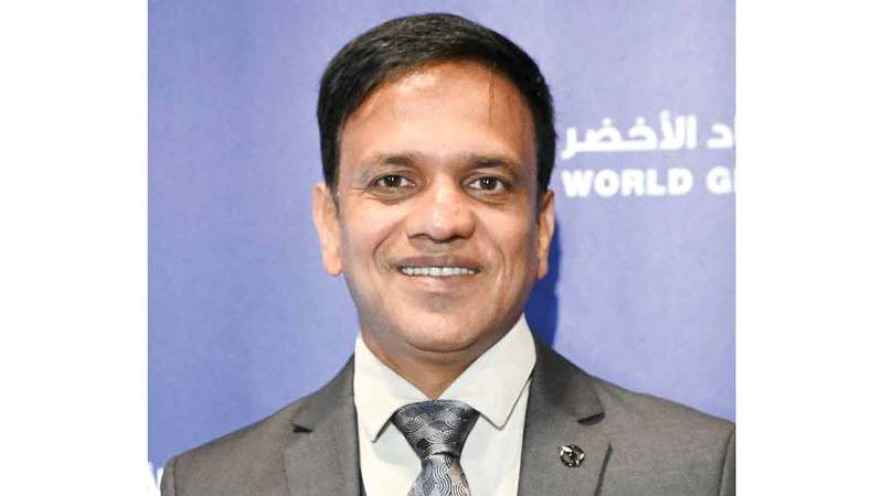 سانجاي كوميرا: الأمن المائي يتطلب حلولاً مبتكرة تشمل الاستشعار عن بُعد، والتقنيات المتقدمة لتعزيز كفاءة الاستمطار.