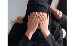 الصورة: &laquo;السكري&raquo; يهدد &laquo;أم غلام&raquo; بالعمى.. وتحتاج إلى 23.4 ألف درهم للعلاج