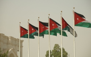 الصورة: الأمن العام الأردني: 6 قتلى و28 مصاباً حصيلة إطلاق النار على جنازة داخل كنيسة في الكرك