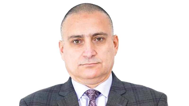 الدكتور نوفل إياد: الوصمة الاجتماعية المرتبطة بالصحة النفسية قد تدفع مصابين إلى إخفاء معاناتهم أو تأخير العلاج.