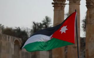 الصورة: رئيس الوزراء الأردني: أجهزة الدولة كافة تعمل للقبض على منفذي هجوم كنيسة الكرك