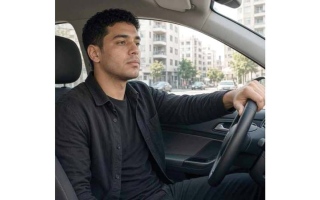 الصورة: شاب يستأجر سيارة لـ 3 سنوات ويمتنع عن الوفاء بالأجرة