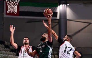 الصورة: بفارق 26 نقطة.. شباب الأهلي يستهل حملة الدفاع عن دوري السلة بالفوز على الجزيرة