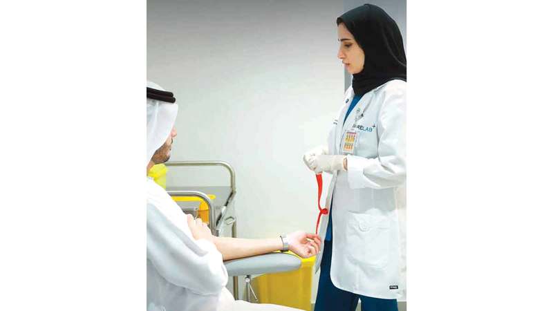 المشورة الطبية تقدم افتراضياً ويقتصر الحضور إلى المركز الصحي على أخذ عينة الدم للفحص. من المصدر