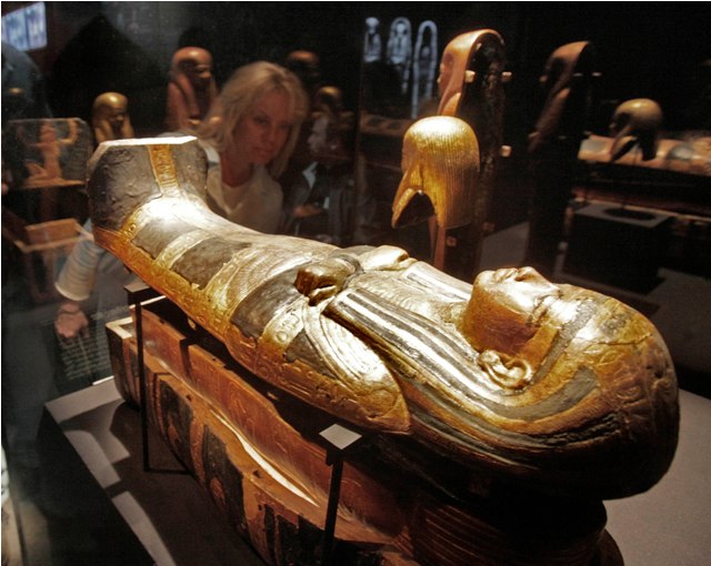 1.8 مليون شخص زاروا المعرض الذي أقيم قبل نحو 30 عاماً بمتحف متروبوليتان للفنون قبل ان يغلق أبوابه عام 1979-أ.ب