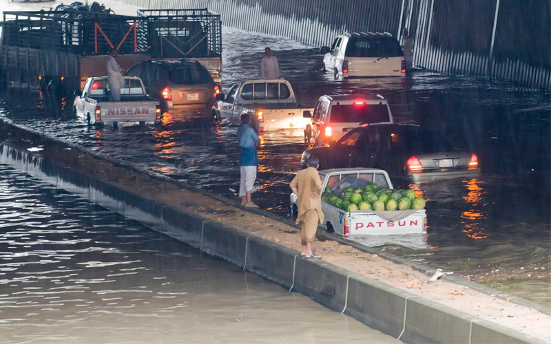 ينتظرون "الفرج"-أ.ب