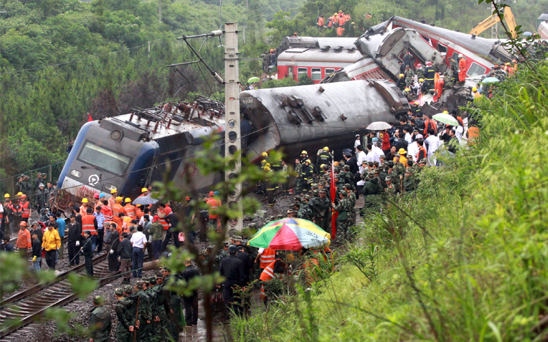 19 شخصا قتلوا وأصيب 71 بجروح بعد خروج قطار عن سكته في منطقة جبلية في شرق الصين-أ.ب