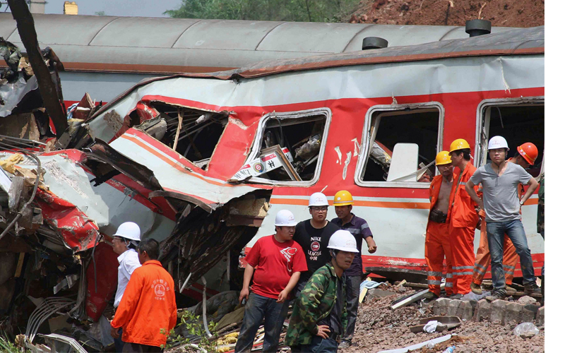وخرج عن مساره جراء انهيار أرضي خلال عبوره إقليم جيانجسكي الجبلي-رويترز