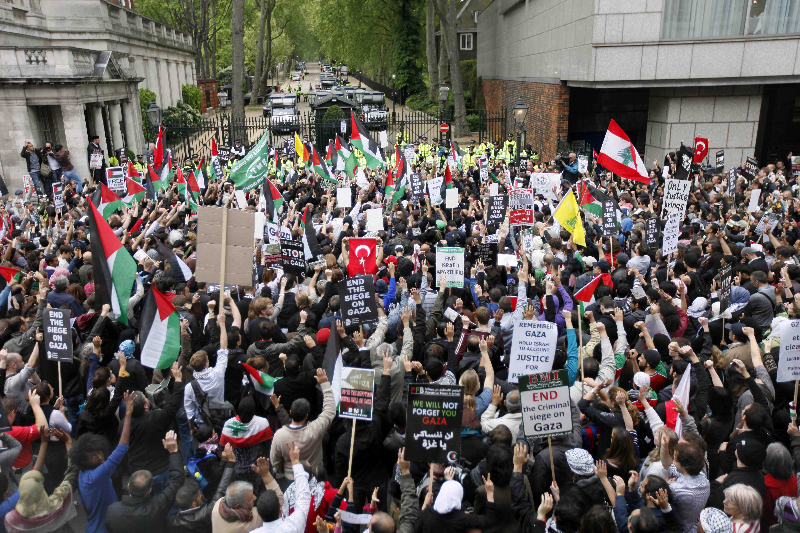 ولبريطانيا أيضاً موقف من أعمال العنف. أ ب