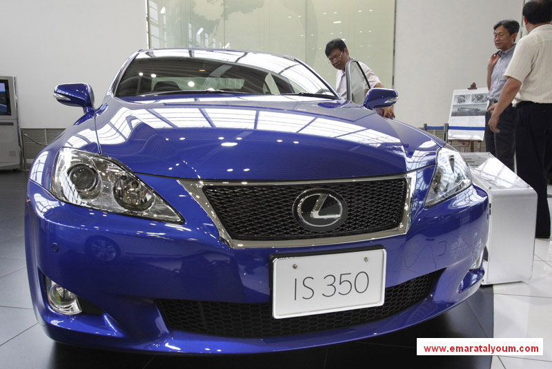 وقد طرحت الشركة تصاميم موديلي GS 460h و LS 350. أ ب