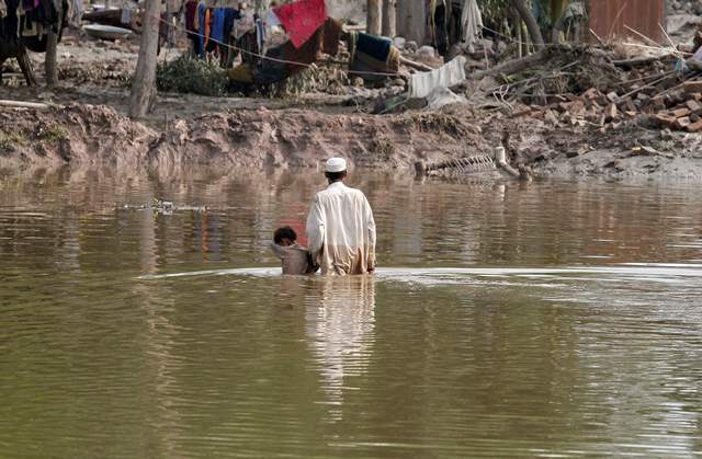 ارتفعت حصيلة الفيضانات  التي تجتاح باكستان منذ عدة أيام،إلى 2500 قتيل-ا.ب