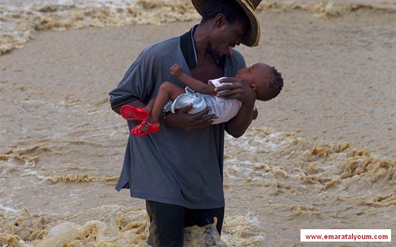 تعرضت عدة مدن في هاييتي وبالأخص العاصمة بورت أو برنس إلى إعصار توماس الذي ضرب هذه الدولة الكاريبية وبسرعة وصلت في بعض الأحيان إلى أكثر من 100 كيلومتر في الساعة. أ ب