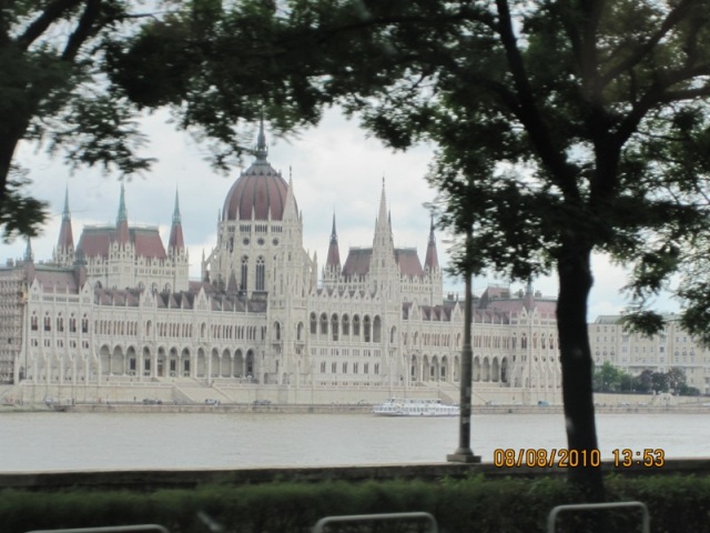 صور لمدينة بودابست بعدسة القارئة خديجة حيدر خليفة