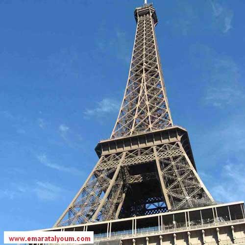 برج ايفل في باريس.