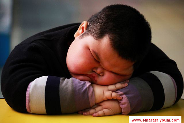 ولفتت إلى ان ابنها منع من التوجه إلى الحضانة بسبب المخاوف من أن يشكل حجمه الكبير خطراً على الأطفال الآخرين- رويترز