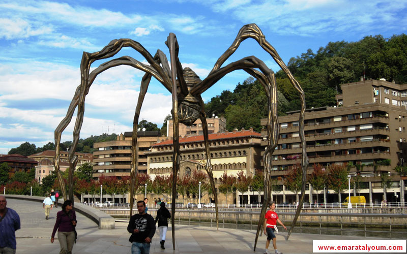 صور من مدينة بلباو الأسبانية، وهي عاصمة إقليم الباسك. في الأولى نصب من عمل لويز بورجواز. الصور بعدسة القارئة منى الشامسي