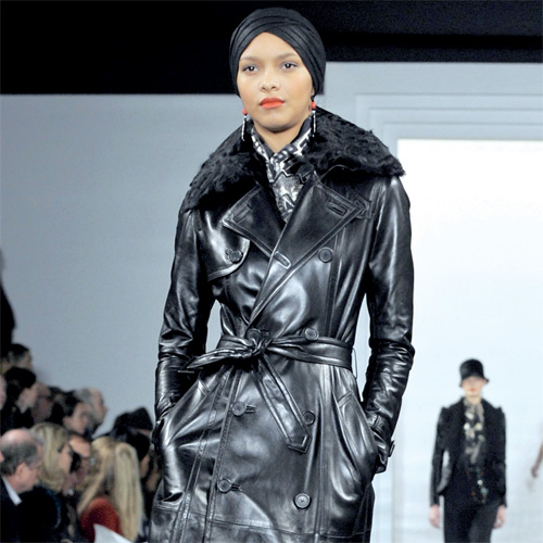 المعاطف في المجموعة تميزت بالتنوع.  وكالات