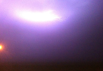 العاصفة هبت على مناطق في العين. بعدسة القارئ سلطان الشامسي