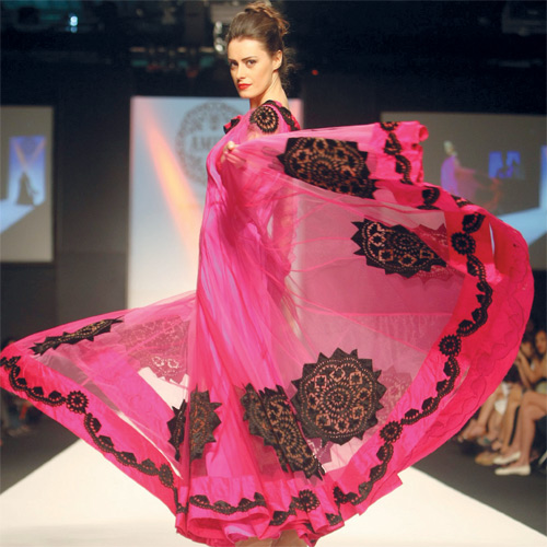 هذا الموسم من أسبوع دبي للموضة استقطب أكبر عدد من التجارب الشابة.
تصوير: أسامة أبوغانم