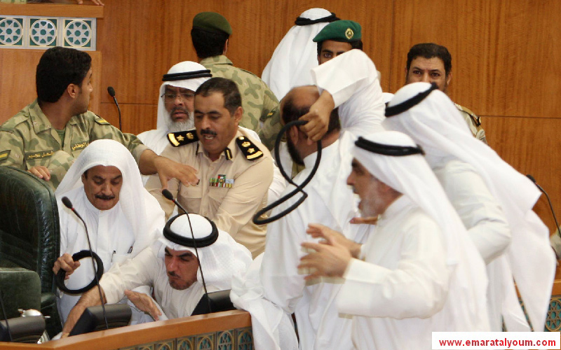 وأمر بتأجيل الجلسات إلى 31 الشهر الحالي، وبفتح تحقيق في الحادث-أ.ف.ب