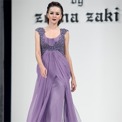 الفساتين ازدانت بتطريزات وكريستالات منوعة .  تصوير أشوك فيرما