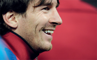 ليونيل ميسي أمل غوارديولا لإضافة إنجاز جديد إلى عائلة برشلونة. 	أ.ف.ب