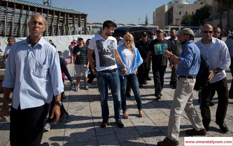 بيكيه وشاكيرا في زيارة للقدس المحتلة. أ ب