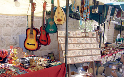 سوق جارا.. ملتقى موسمي للمفردات التراثية والموسيقية.	أرشيفية