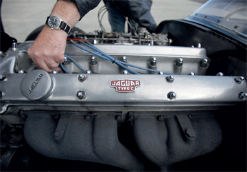 تجميع سيارة يستغرق نحو 100 ساعة ويتطلب مهارة عالية.    غيتي