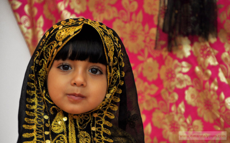 شهد عدد من النوادي الاجتماعية ومراكز التسوق في إمارات الدولة فعاليات للاحتفال بـ "حق الليلة" وهذه الصور لجانب منها. الاحتفالات في نادي سيدات الشارقة. الصور من المصادر