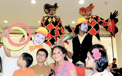 العروض الفنية للمهرجان من أبرز الفعاليات.	من المصدر