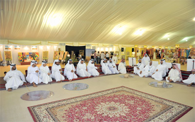 الجلسة الحوارية تناولت أهمية النخلة في تراث الإمارات. 	 من المصدر